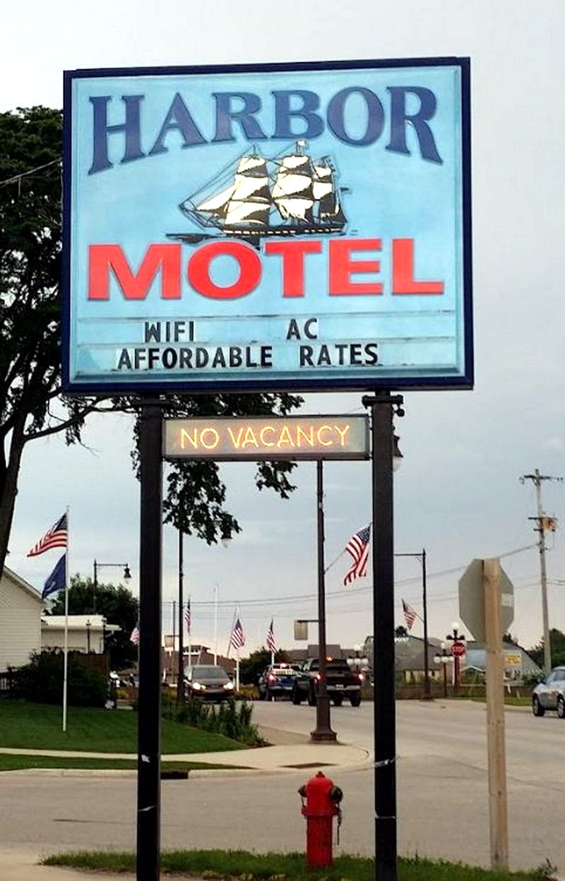 Harbor Motel (Dipper Motel) - Web Listing (newer photo)
